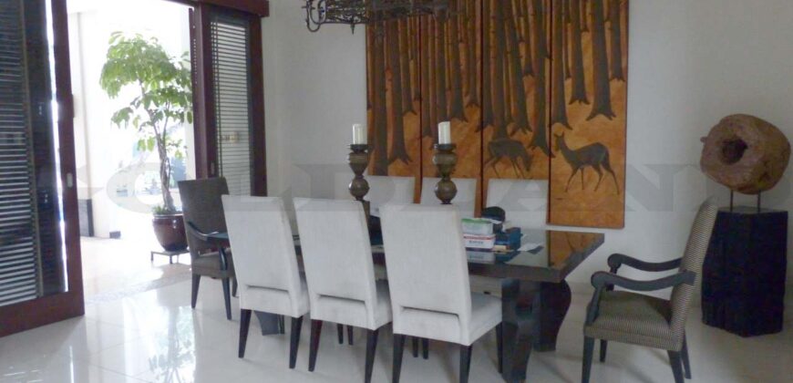 Kode : 17487 (Jm), Dijual Rumah kemang, uas 905 meter, Jakarta Selatan