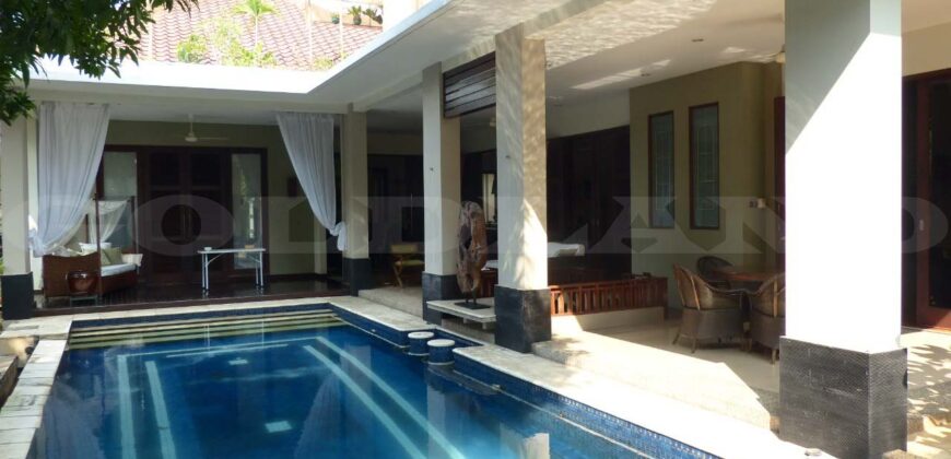 Kode : 17487 (Jm), Dijual Rumah kemang, uas 905 meter, Jakarta Selatan