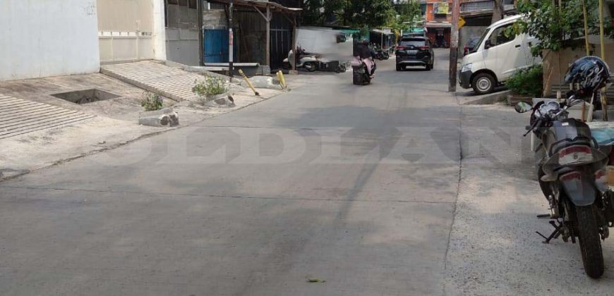 Kode : 17760 (Yg/Si), Dijual rumah pengukiran, Luas 200 meter (5×40 m2), Jakarta barat