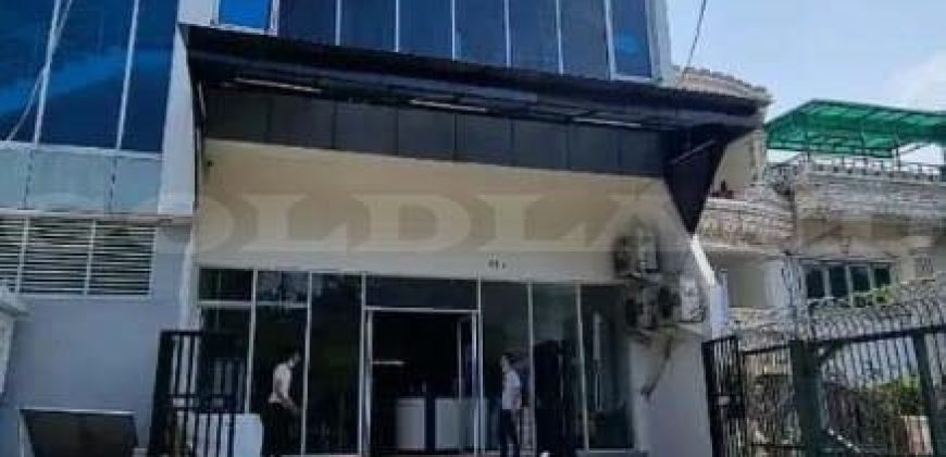 Kode : 17186 (Dj), dijual gedung pluit, Luas 168 meter (8×21 m2), jakarta Utara