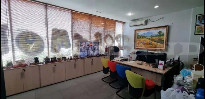 Kode : 17186 (Dj), dijual gedung pluit, Luas 168 meter (8×21 m2), jakarta Utara