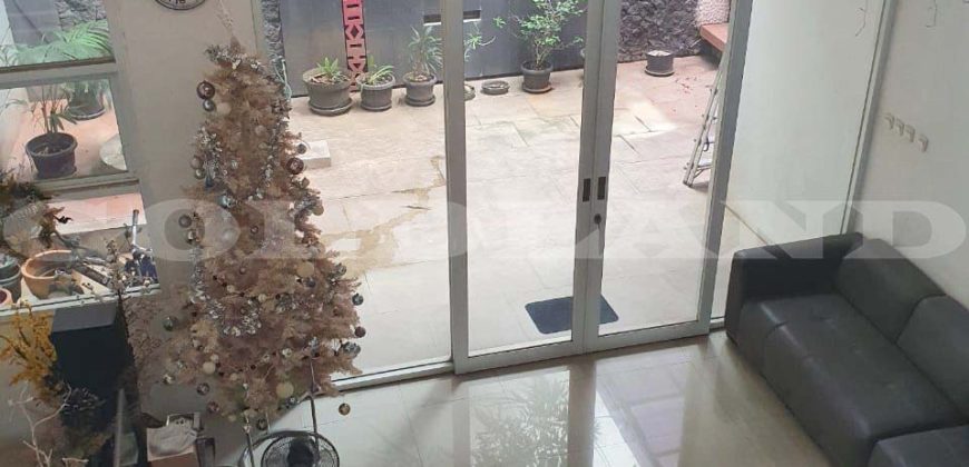 Kode : 18116 (Li), Dijual rumah pulo gadung, Luas 184.5 meter (9×20.5 m2), jakarta Timur