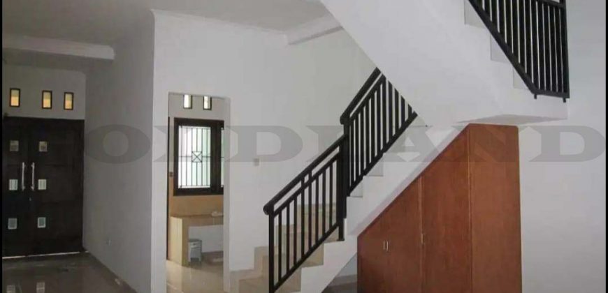 Kode : 18034 (Dj), Dijual rumah rawamangun, Luas 135 meter (13.5×10 m2), Jakarta Timur