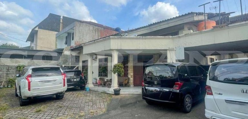 Kode : 18231 (Ad). Dijual rumah mampang prapatan, Luas 531 meter (18×29.5 m2), Jakarta selatan