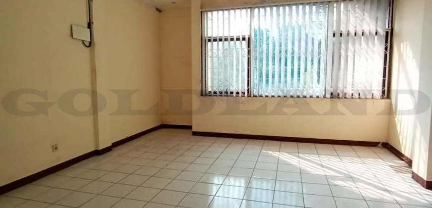 Kode : 17638 (Ta/DJ), Dijual ruko pasar baru, luas 84.6 meter (4.7×18 m2), Jakarta Pusat