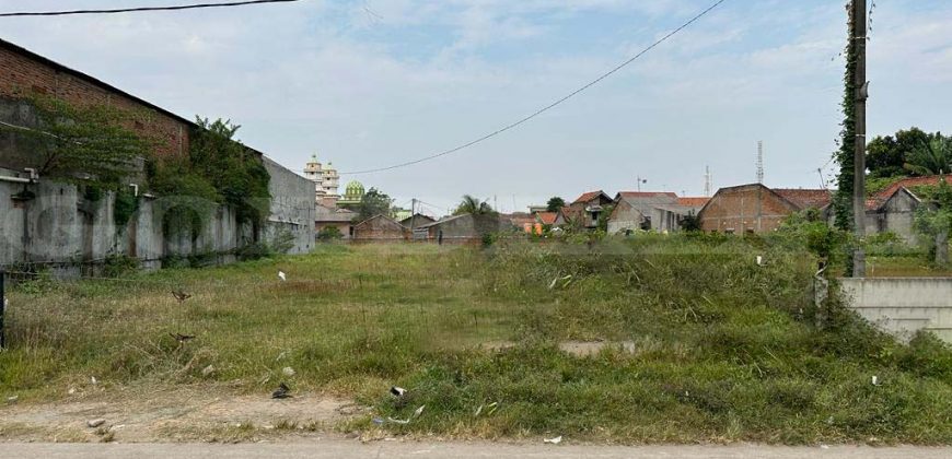 Kode : 18264 (Ta/Fd), Dijual tanah cikarang, luas 2450 meter (70×35 m2), Bekasikode : 18264 (Ta/Fd) luas 2450 meter (70×35 m2) SHM hadap utara lokasi dekat mall grosir cikarang harga Rp. 3.2 juta/m2 atau RP. 7.840 M