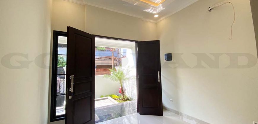 Kode : 18342 (Ad), Dijual rumah rawamangun, luas 105 meter (7×15 m2), Jakarta Timur