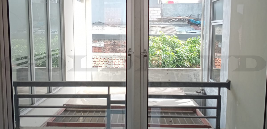 Kode : 18583 (Yn), Dijual rumah kemayoran, luas 165 meter (11×15 m2), jakarta Pusat