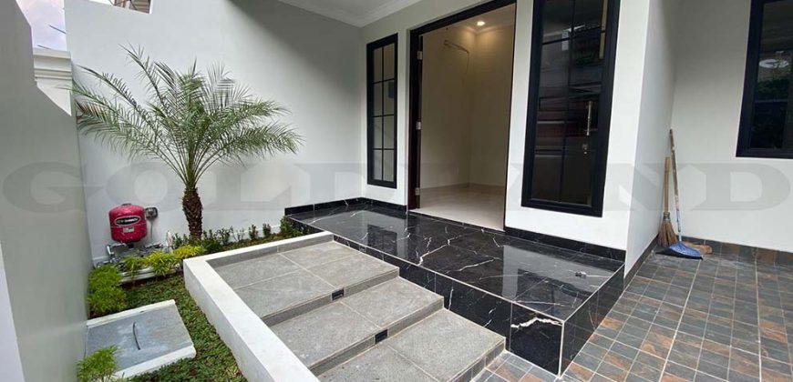 Kode : 18342 (Ad), Dijual rumah rawamangun, luas 105 meter (7×15 m2), Jakarta Timur