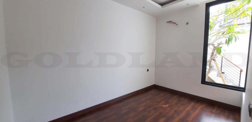 Kode : 17145 (Yl), Dijual rumah sunter, luas 102 meter (6×17 m2), Jakarta Utara