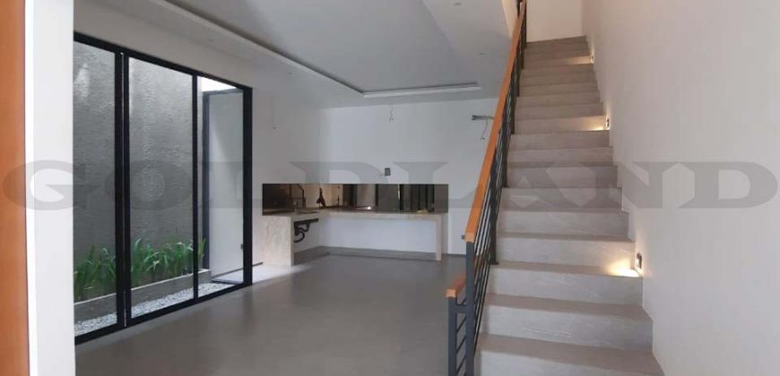 Kode : 17145 (Yl), Dijual rumah sunter, luas 102 meter (6×17 m2), Jakarta Utara