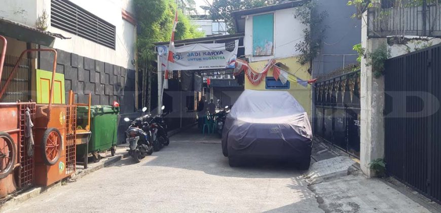 Kode : 17301 (Ad), Dijual ruko mangga besar, luas 163.75 m2), Jakarta  barat