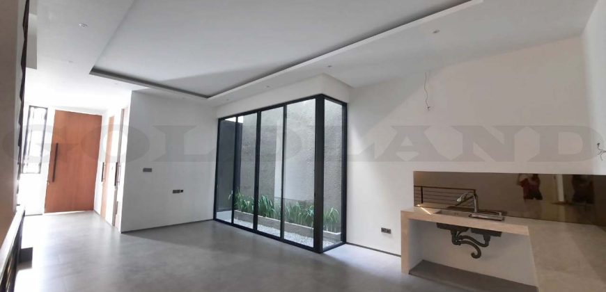 Kode : 17145 (Yl), Dijual rumah sunter, luas 102 meter (6×17 m2), Jakarta Utara