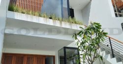 Kode : 17145 (Yl), Dijual rumah sunter, luas 102 meter (6×17 m2), Jakarta Utara