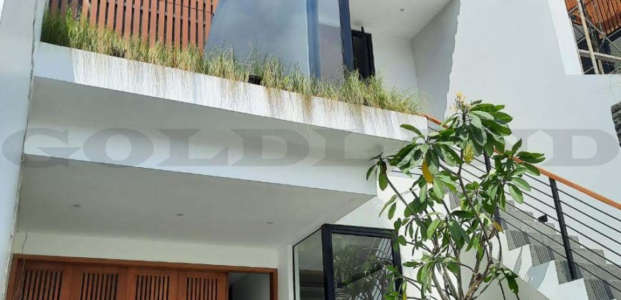 Kode : 17145 (Yl), Dijual rumah sunter, luas 102 meter (6×17 m2), Jakarta Utara