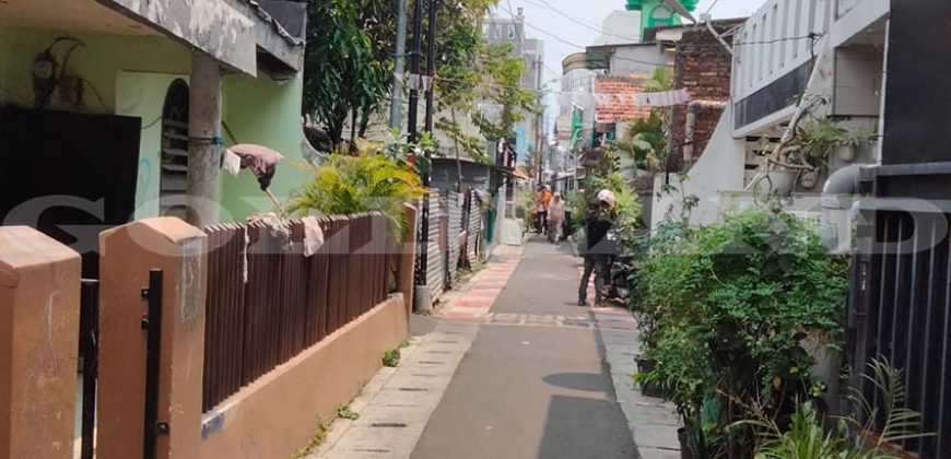 Kode : 18750 (Br/Fd), Dijual rumah senen, luas 149 meter, jakarta Pusat
