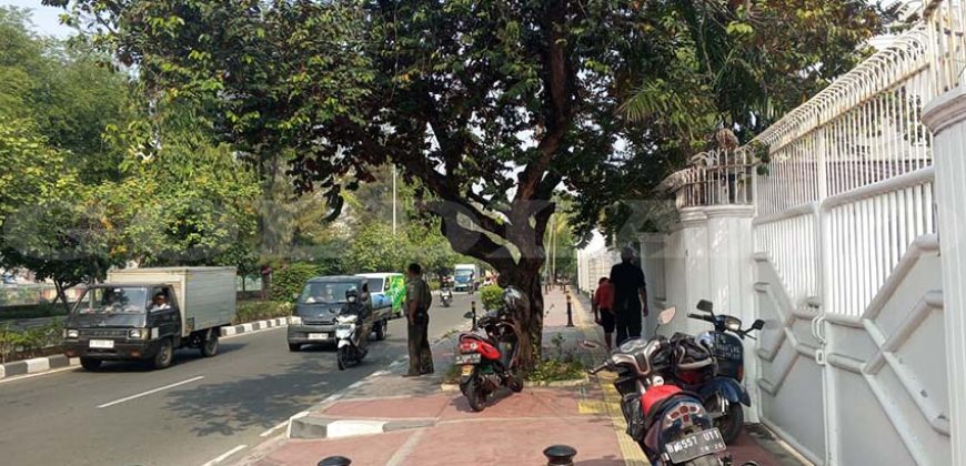 Kode : 18542 (Ha/Ak), Dijual/sewa rumah sunter, luas 936.96 meter (18.3×51.2), Jakarta Utara