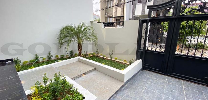 Kode : 19179 (Ad), Dijual rumah duren sawit, luas 175 meter (7×25 m2), Jakarta Timur