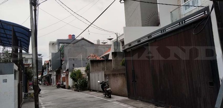 Kode : 19282 (Ad), Dijual rumah kemayoran, luas 336 (12×28 m2), Jakarta Pusat