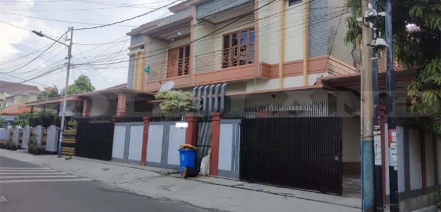 Kode : 19101 (Br), Disewa rumah kayu putih, luas 110 m2, Jakarta Timur