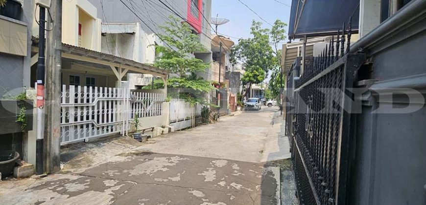 Kode : 19100 (Ata), Dijual rumah sunter, luas 90 m2 (6×15 m2), Jakarta Utara