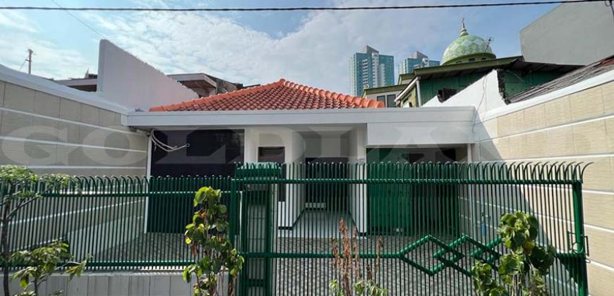 Kode : 19072 (Ta), Dijual rumah Taman sari, luas 225 m2, Jakarta Barat