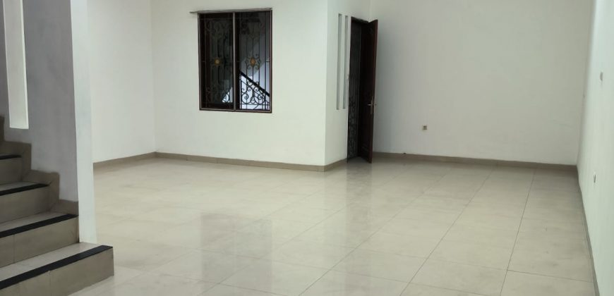 Kode : 18202 (Jh/At), Disewa rumah sunter, luas 140 m2 (7×20 m2), Jakarta Utara
