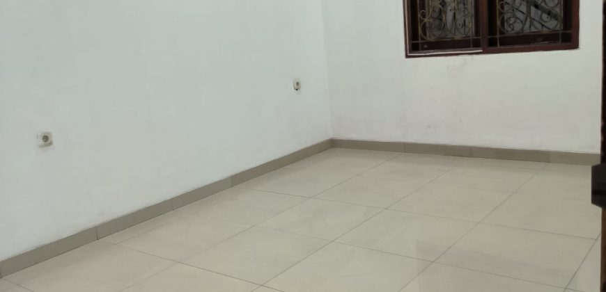 Kode : 18202 (Jh/At), Disewa rumah sunter, luas 140 m2 (7×20 m2), Jakarta Utara