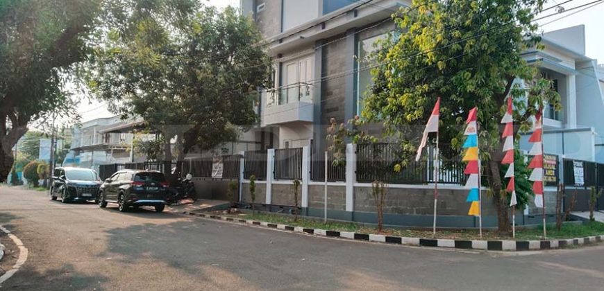 Kode : 14722 (Ad), Dijual rumah pulo mas, luas 192 m2, Jakarta Timur