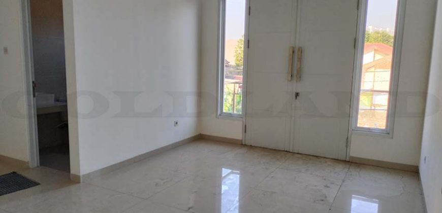 Kode : 14722 (Ad), Dijual rumah pulo mas, luas 192 m2, Jakarta Timur