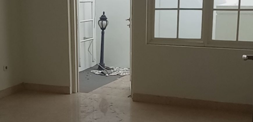 Kode : 17725 (Si/Bn), Disewa rumah sunter,luas 144 m2, Jakarta Utara