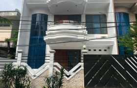 Kode : 20048 (Gd),Disewa Rumah sunter,luas 180 m2,jakarta Utara