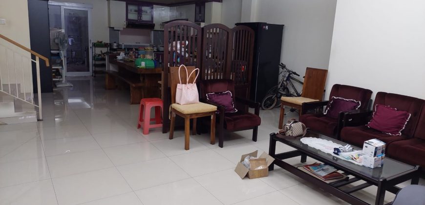 Kode : 18947 (Ds),Dijual rumah kelapa gading,luas 180 m2,jakarta Utara