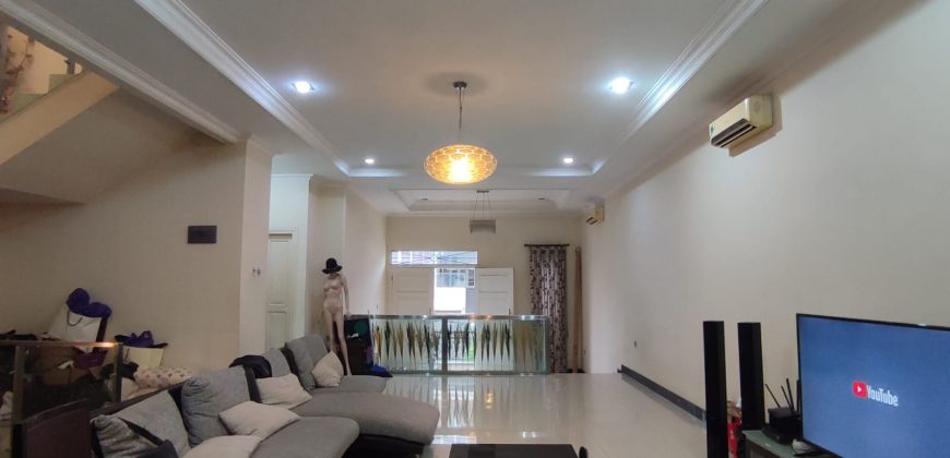 Kode : 20688 (Dj), Dijual rumah sunter,luas 180 m2,Jakarta Utara