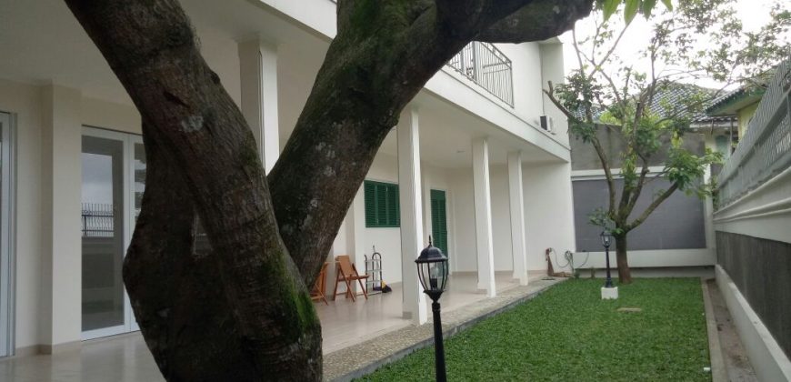 Kode : 20735 (Ta),Dijual rumah sentul,luas 325 m2,Jawa barat