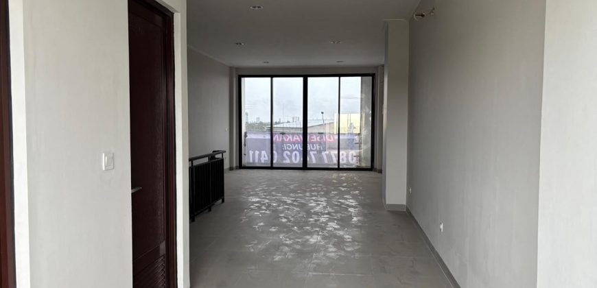 Kode : 20715 (Ir),Disewa ruko Pik,luas 81 m2,Jakarta Utara