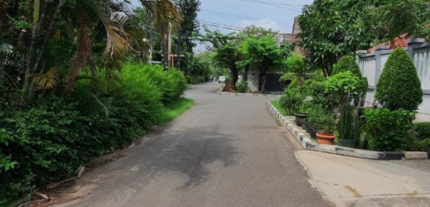 Rumah Disewa Kayu Putih, Luas 300 Meter, Kode :16117 Ha