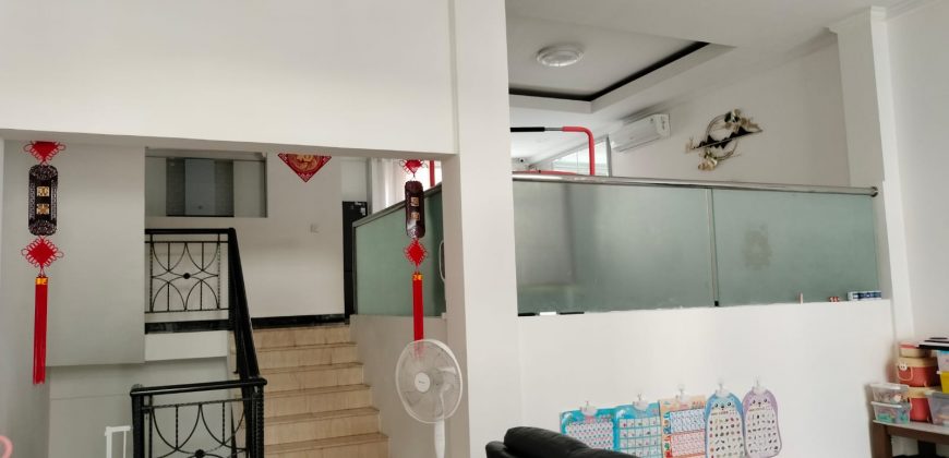 Rumah Dijual Ancol, Semi Furnish, Luas 8×15 Meter, Kode :20001 Ak/Jn