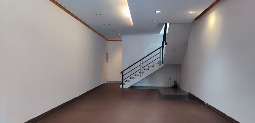 Ruko Dijual Taman Ratu, Strategis, Luas 5×17 Meter, Kode :21291 Si