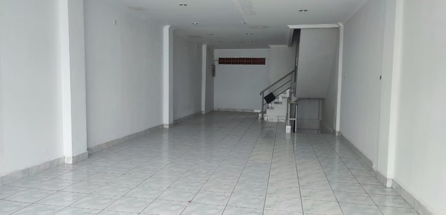 Ruko Dijual Taman Ratu, Strategis, Luas 5×17 Meter, Kode :21291 Si