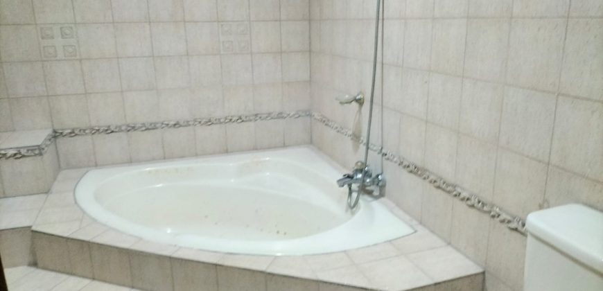 Rumah Disewa Mangga Besar, Luas 7×25 Meter, Kode :14108 Bn