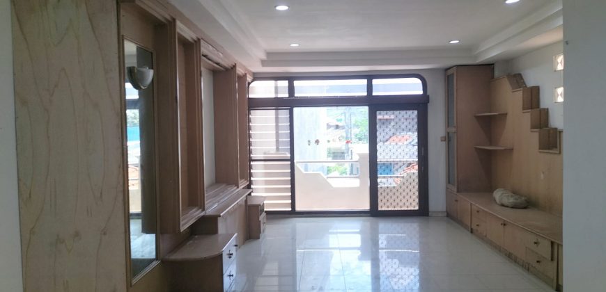 Rumah Disewa Mangga Besar, Luas 7×25 Meter, Kode :14108 Bn