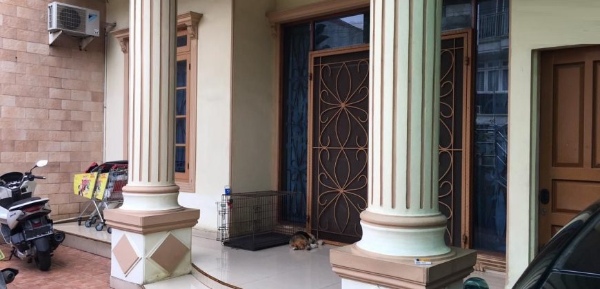 Rumah Dijual Cengkareng, Nyaman Dan Asri, Luas 10×20 Meter, Kode :21353 Dj/Si