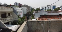 Rumah Tua Dijual Pasar Baru, Luas 8×30 Meter, Kode :21257 Si