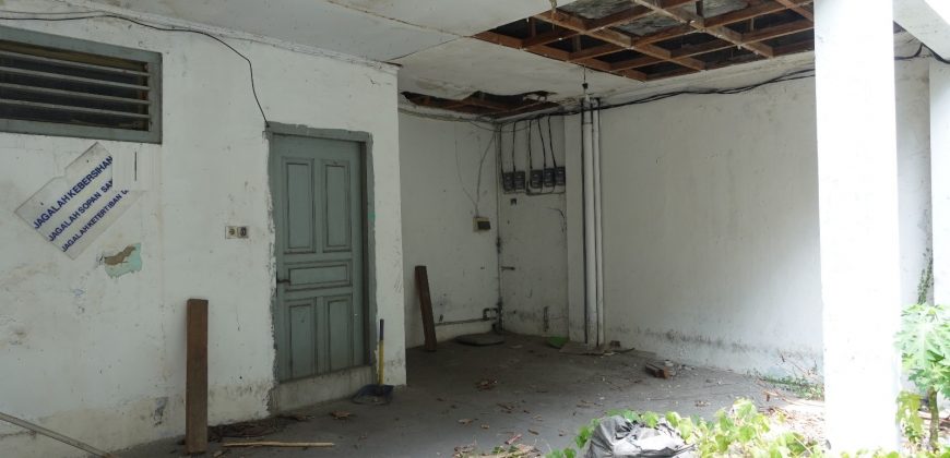 Rumah Tua Dijual Pasar Baru, Luas 8×30 Meter, Kode :21257 Si