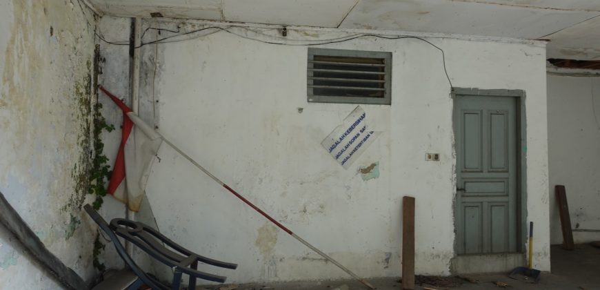 Rumah Tua Dijual Pasar Baru, Luas 8×30 Meter, Kode :21257 Si