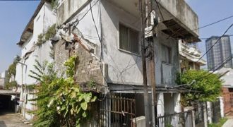 Rumah Tua Dijual Pasar Baru, Luas 8×30 Meter, Kode :21257 Si