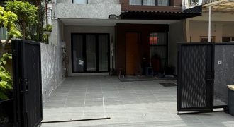 Rumah Dijual Sunter, Semi Furnish, Luas 6×16 Meter, Kode :21440 Si
