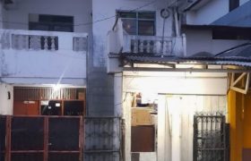 Dijual Rumah Sumur Batu, Strategis, Bisa Untuk Usaha, Luas 117 Meter, Kode :21523 Br