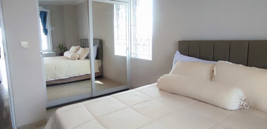 Dijual Apartemen Gading Resort Residence, Full Furnish, Luas 103 Meter, Kode :21508 Si